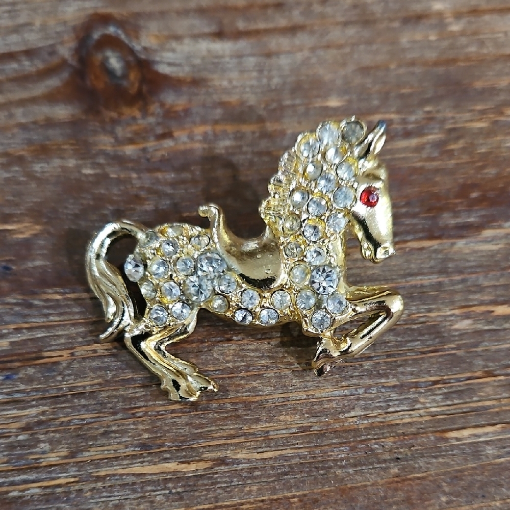 VINTAGE Goldtone Horse Brooch with Rhinestones 1960s